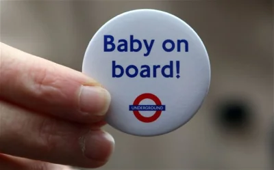 voodoopl - @alyaoo: W Londynie kobieta nosząca taki znaczek, zawsze może liczyć na mi...
