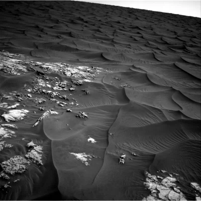 d.....4 - Curiosity jest już przy wydmach, a tutaj fotka wykonana o 16:09:

#kosmos #...