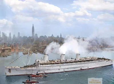 wojna - Brytyjski liniowiec RMS Queen Mary powracający z amerykańskimi żołnierzami z ...
