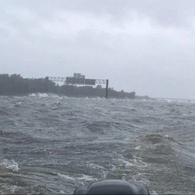 H.....H - Mirky, jestem na 154 km gdzieś koło Winnie w Texas... na którym zjeździe od...