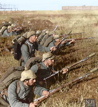 wojna - Niemieccy żołnierze na froncie podczas 1 bitwy nad Marną, front zachodni.

6-...