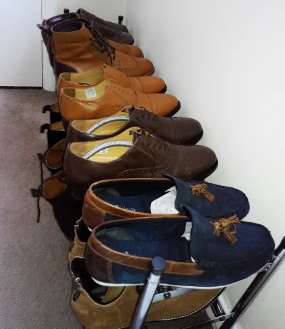 vertoo - "mój stary to fanatyk butów ... pół mieszkania zajeb@#$%ane butami "

Jesz...