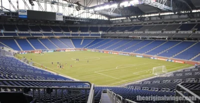 loretti - > Z tego co widzę, to stadion o którym mówisz jest przeznaczony do football...