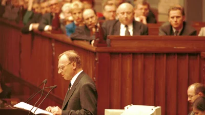Mjj48003 - 24 stycznia - tego dnia 1996 roku Premier Józef Oleksy rozwiązał swój rząd...