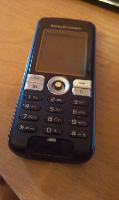 janoosh - Znalazłem pierwszy #telefon który zbrickowałem ( ͡° ͜ʖ ͡°) 

#telefony #son...