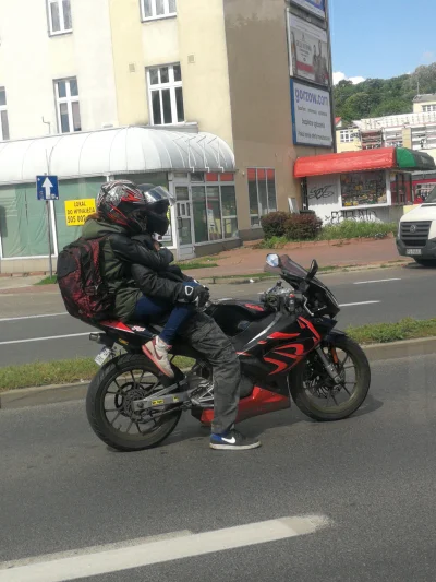 A.....s - Rozczulił mnie ten obrazek ( ͡° ͜ʖ ͡°)
#motocykle