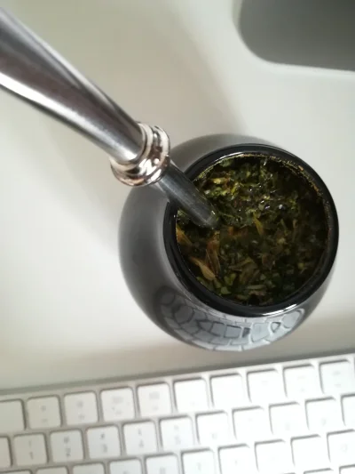 M.....a - #dziendobry komuś trochę yerby? (⌐ ͡■ ͜ʖ ͡■) #gownowpis #yerbamate