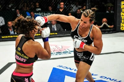 M.....v - Warto tutaj wspomnieć o Fallon Fox, transgenderowej zawodniczce MMA, która ...