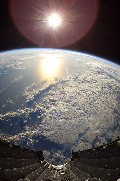 blamedrop - Wow (｡◕‿‿◕｡)
 View from the fairing during SES-10 mission. #EarthDay
#sp...