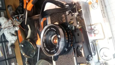 gtk90 - Już prawie nocna a ja naprawiam sobie aparat, który ostatnio spadł z kredensu...
