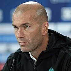 odjatakpawlacz - @loza__szydercow Pan Piłkarz Zinedine Zidane, maestro, geniusz, sukc...