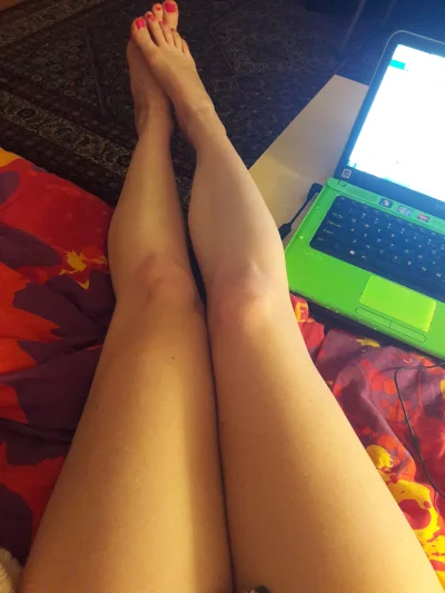 Adaslaw - Jeśli w internecie dziewczyna wysyła tobie zdjęcia nóg, to wiedz, że jest b...