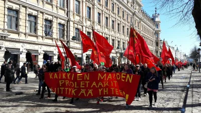 nienamierzalny - Ludzie myślą, że Finowie są tacy bardzo anty-komuna itp. bo przecież...