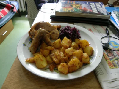 elektryczny_mariusz - Niedzielny obiad - klasyka z akademika
-różne części z kurczak...
