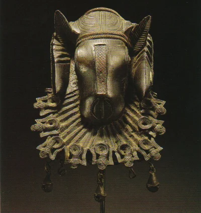 myrmekochoria - Maska Beninu (oryginalny podpis: Benin bronze hip mask of a leopard f...