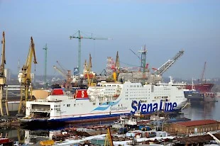 slonecznica - Uwielbiam duże statki. Niedawno widziałam olbrzyma w Kotorze. Aż dziwne...