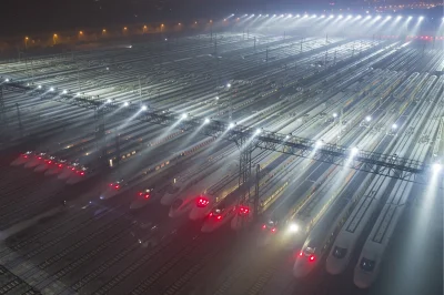 w.....u - Pociągi dużych prędkości w chińskim Wuhan.
#pociagi #pociagiboners #trainb...