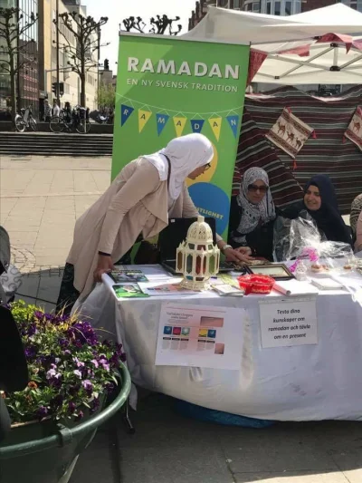 Amadeo - > „Ramadan – nowa szwedzka tradycja.”

 Angela Merkel: Islam jest częścią N...