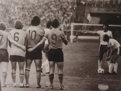 G....._ - #futbolboners #starocie #70s

Polska - Holandia 4:1