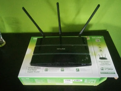 NoXar - Dzisiaj przyszedł nowy router. :D 2xusb , dual band, możliwość wgrania openwr...