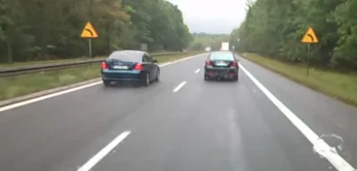 leesiuu - Czy tylko ja zwróciłem uwagę, że już na prostej auto było delikatnie przech...