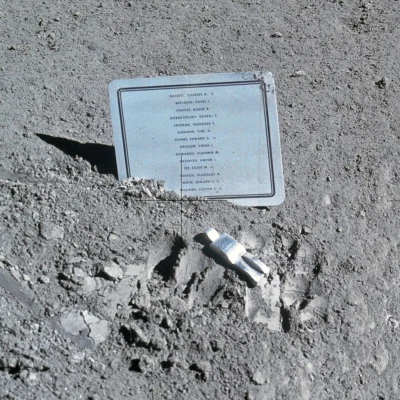 A.....1 - Poległy astronauta.