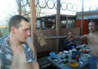 wykorro - typowy grill w Rosji (⌐ ͡■ ͜ʖ ͡■)

#rosjatostanumyslu #mlotek #grill