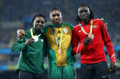 elim - > Na podium biegu na 800 metrów na igrzyskach w Rio stały trzy hiperandrogenic...