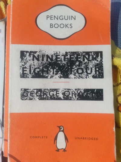 biegajacaznozyczkami - Okładka orwellowskiego "1984", z której w miarę używania książ...