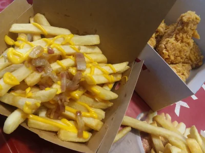 M.....k - Ale zostałem bez mydła #!$%@? przez @kfc to są te nowe frytki z serem i boc...