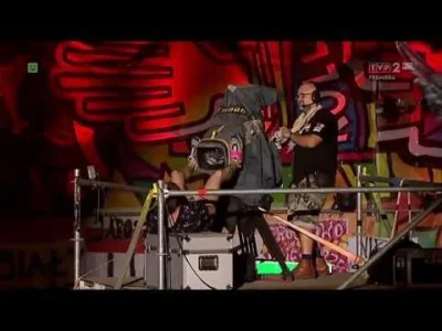 BorysBadena - Gitarzysta Enter Shikari na fali grał piosenkę na gitarze :D