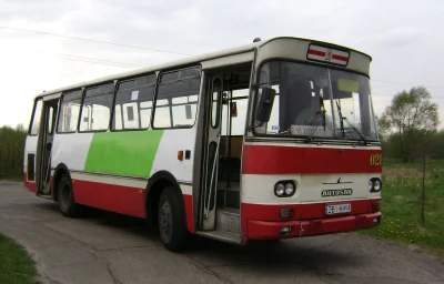 c.....n - @tomasz-maciejczuk: PRL lata 70 ? nie to przeciętny autobus na każdej prowi...