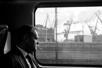 Goofas - Donald #Tusk w pociągu w drodze na przesłuchanie w warszawskiej prokuraturze...