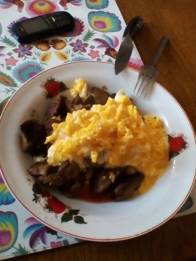 anonymous_derp - Dzisiejsze śniadanie: Smażone wątróbki kurczęce, jajecznica z 6 jaj,...