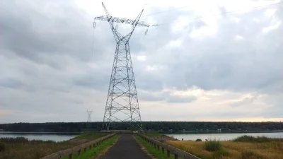 archive - 271376 - 77 = 271299

Jak ja nie lubię zauważyć po 14 km jazdy "strava stop...