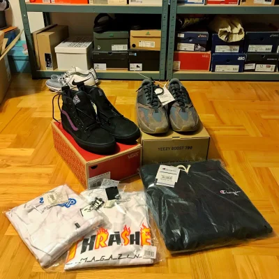 WujekRada - Kolejne buty kupiłem

Vans 499
Yeezy 1299
Bluza champion 449
Koszulka 2x1...