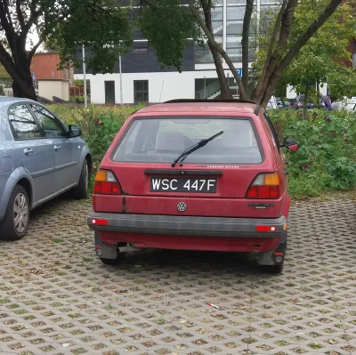 SonyKrokiet - o, jaki sweter się trafił ( ͡° ͜ʖ ͡°)
#czarneblachy #volkswagen #golf2 ...