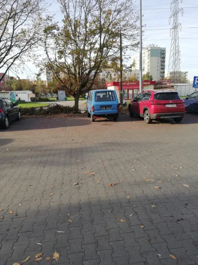 Powuyo - #czarneblachy 

Ciekawe czy ktoś dzisiaj przebije Suzuki carry (?) na czarny...