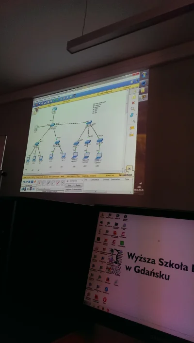 botul - siedzę sobie na zajęciach z sieci i nawet w PT sieć się zesrała i wirtualne i...