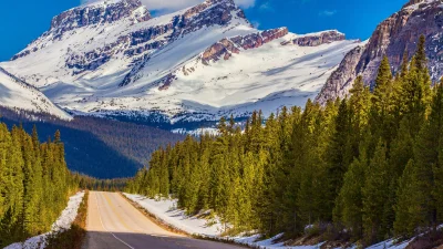 j.....e - Park Narodowy Banff – park narodowy położony w południowo-zachodniej części...