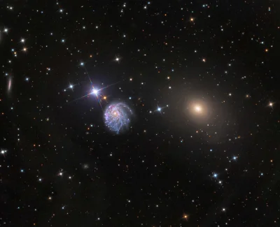 d.....4 - NGC 2276 (z lewej) oraz NGC 2300 na jednym zdjęciu.

#kosmos #astronomia #c...