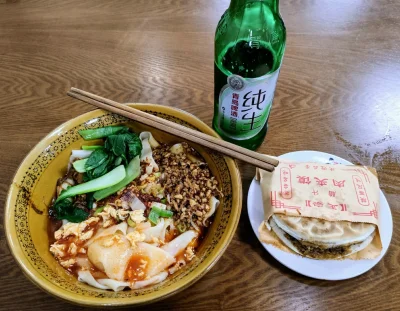 kotbehemoth - Te dwie potrawy jasno świadczą, że dotarłem do Xi'an w prowincji Shaanx...