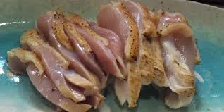 Medyc - @Badyl69: A ja dzisiaj też mam sashimi ale z kurczaka. pychota