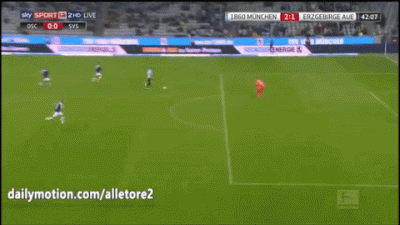 N.....5 - Interwencja na linii bramkowej Sebastiana Hertnera z Erzgebirge Aue w drugi...