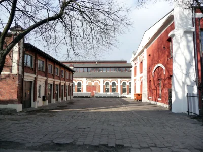 tellmemore - Przedwojenna przemysłowa dzielnica w Lublinie. Fajne są te hale. #lublin...