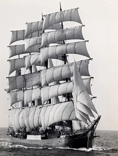 tomyclik - #fotografia #fotohistoria #zaglowiec #handel #statki #morze #40s 

The las...