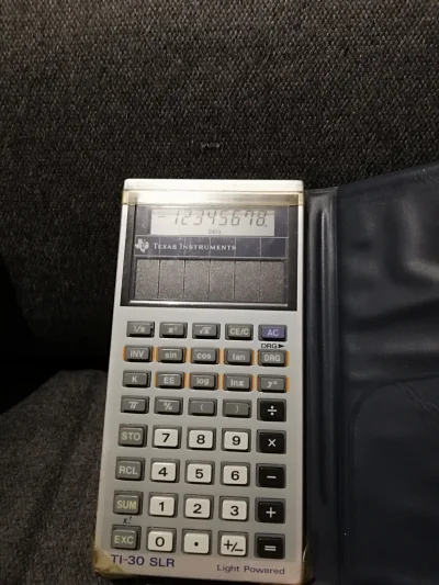 Badyl69 - Kiedyś to robili sprzęt. Kalkulator co ma 32 lata. Cały czas dziala. Nic ni...