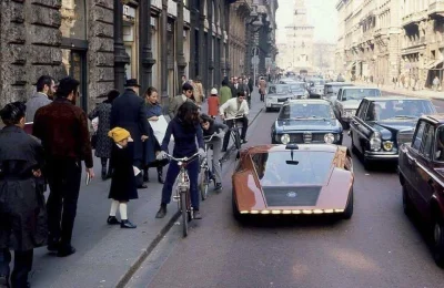d.....4 - Bertone Stratos Zero na włoskich ulicach, lata 70.

#samochody #carboners #...