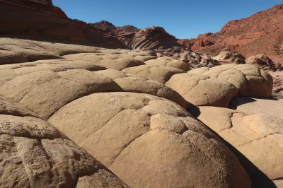 nalogowiec - piękny film, większość była z tego co widzę kręcona w coyote buttes nort...