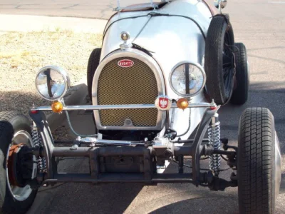 Z.....u - @dragon240994: @oficer-prowadzacy: 

Dowód na to że Bugatti robi zbyt pus...